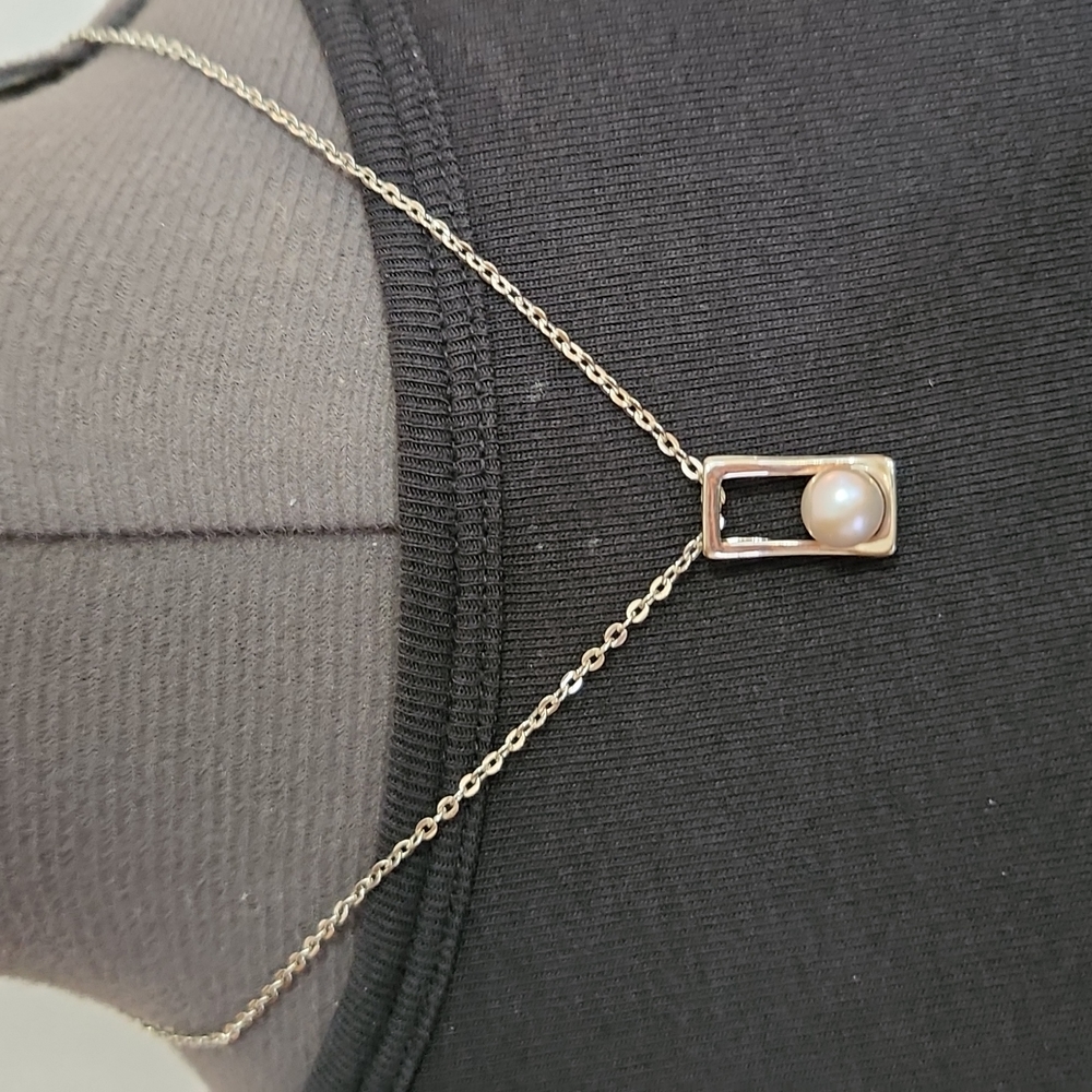Pearls Only Geometric Pendant Necklace